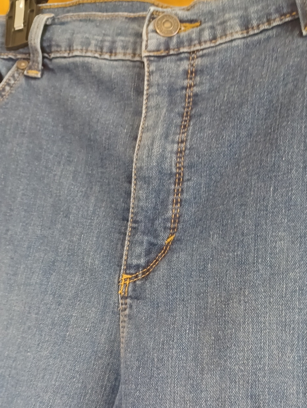 Gloria Vanderbilt Midwash Denim Capris Sz16. L.20".R.11.5".W.35".Slits On Leg. - Picture 3 of 8